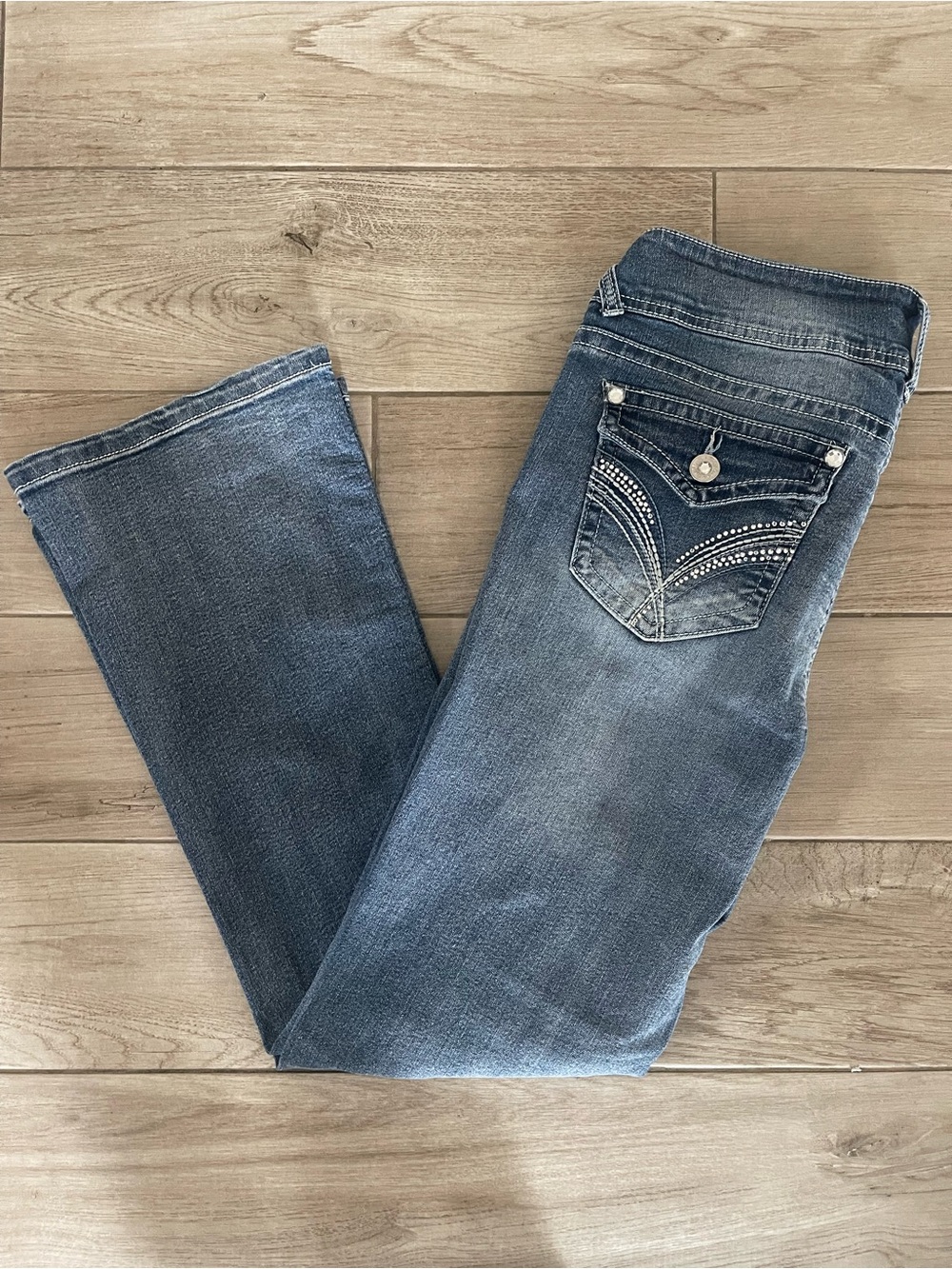Wallflower Curvy Rhinestone Pocket Blue Women's Bootcut Jeans - Classic Mid Wash